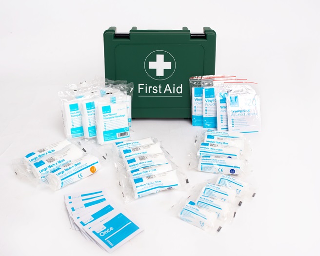 HSE Standard First Aid Kit - 1-20 Person - 270 x 220 x 90mm - AUK Hygiene